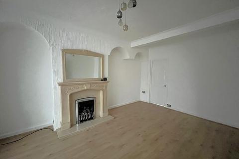 3 bedroom terraced house to rent, Calshot Road, Birmingham B42