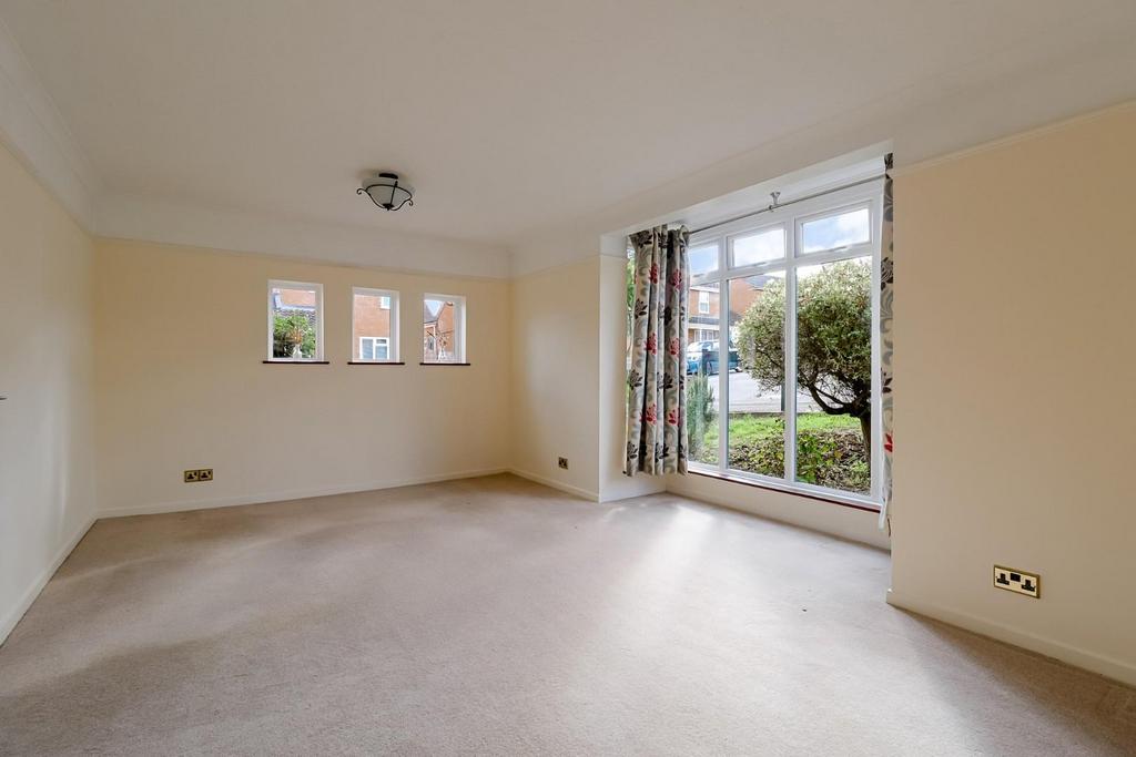 4-bed-house-prestbury (16).jpg