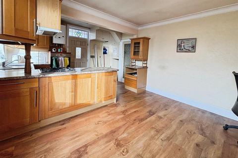 undefined, Briarwood Drive, Bradford BD6