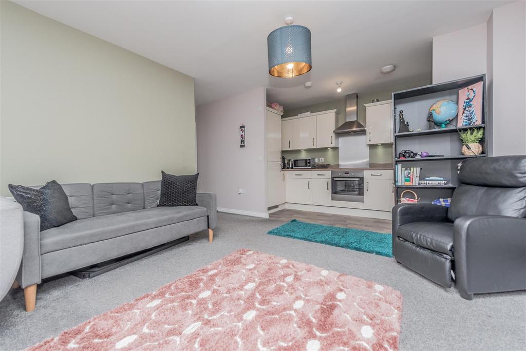 Living Room / Dining Area: