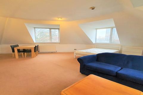 2 bedroom flat to rent, Mapesbury Road, London NW2