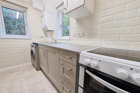 undefined, West End, Southampton SO18