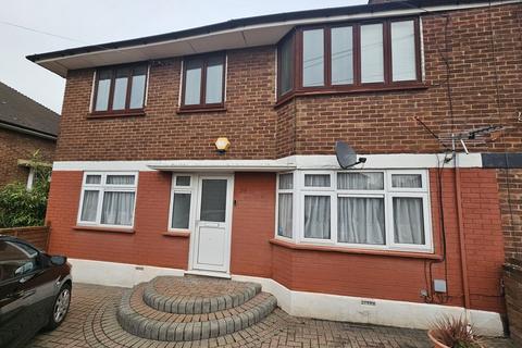 undefined, Caernarvan Drive, Clayhall, IG5