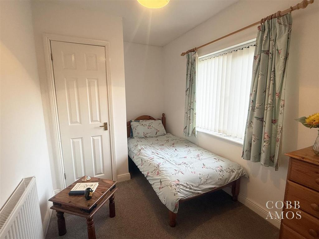 Bedroom 4.jpg