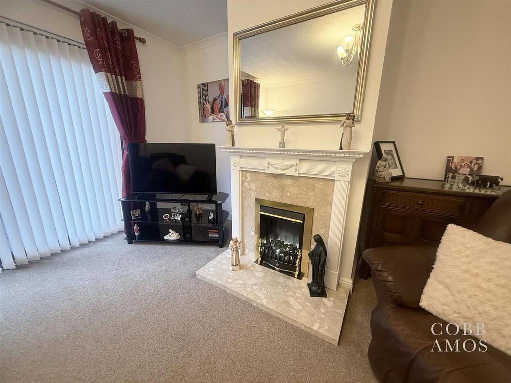 Living Room 3.jpg