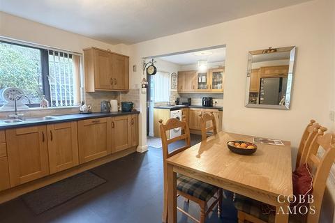 4 bedroom house for sale, Jackets Close, Knighton