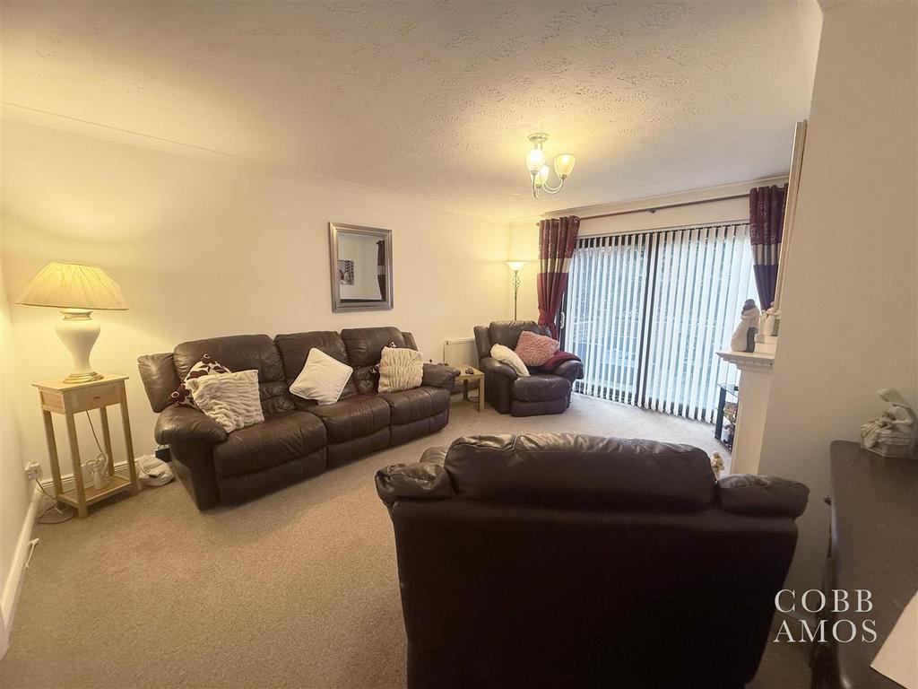 Living Room 1.jpg
