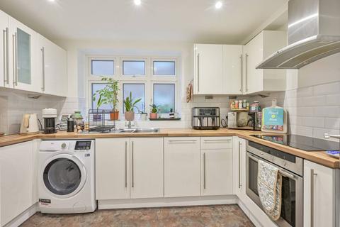 2 bedroom flat to rent, The Downs, Wimbledon, London, SW20