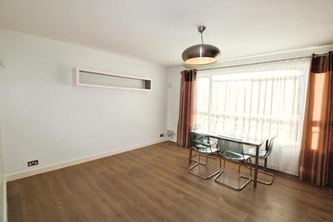 2 bedroom apartment to rent, Inner Park Road, London, SW19