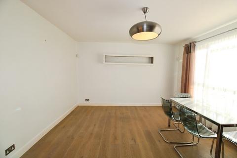 2 bedroom apartment to rent, Inner Park Road, London, SW19