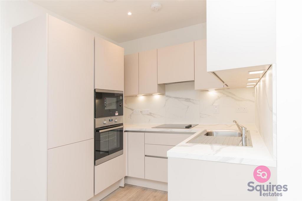 Busby House Flat 17-10.jpg
