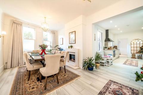 undefined, Ridgeway Road, Isleworth TW7
