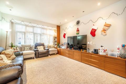 undefined, Oaklands Avenue, Isleworth TW7