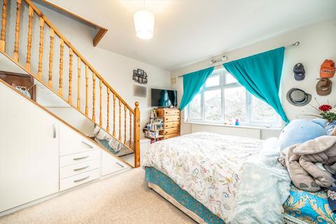 undefined, Oaklands Avenue, Isleworth TW7