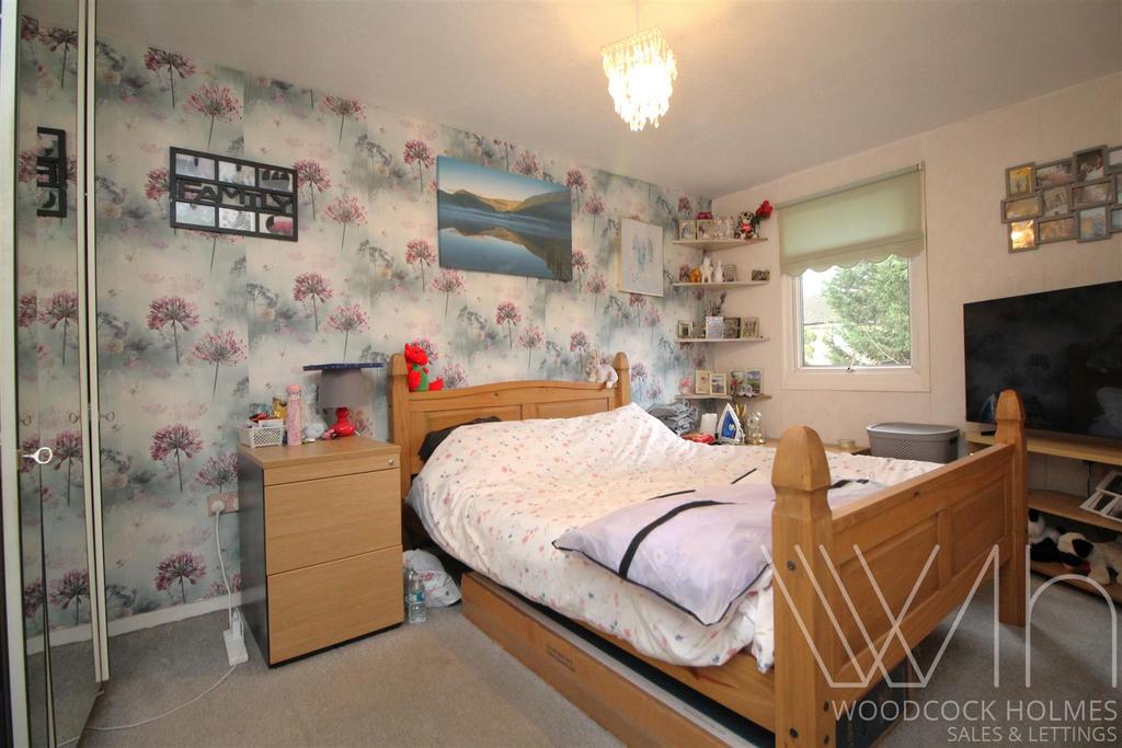 Bedroom 1 .JPG