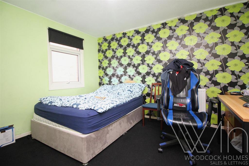 Bedroom 2 .JPG