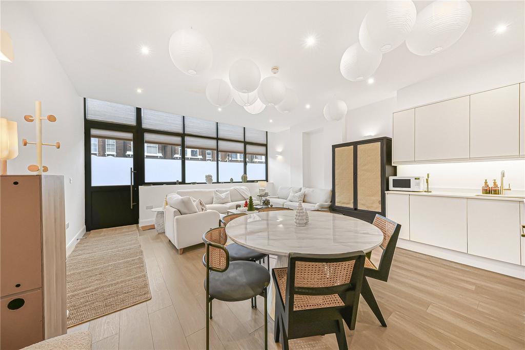 Reception/Kitchen