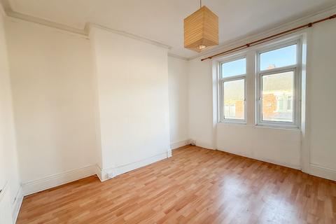 3 bedroom flat for sale, Kitchener Street, Gateshead, NE9