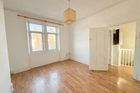 3 bedroom flat for sale, Kitchener Street, Gateshead, NE9