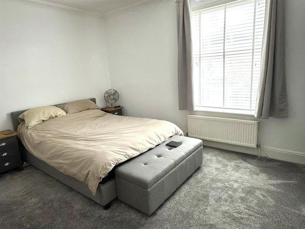 MASTER BEDROOM.jpg
