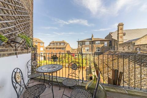 2 bedroom flat for sale, Dartmouth Park Hill, London NW5