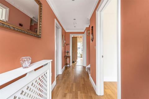 undefined, High Street, Newport CB11