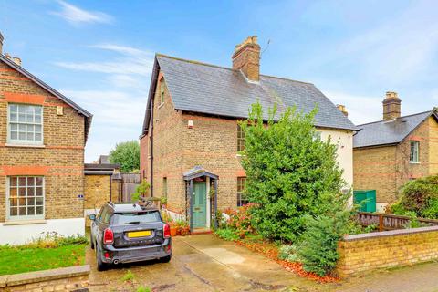 3 bedroom house to rent, Hardings Lane, Penge