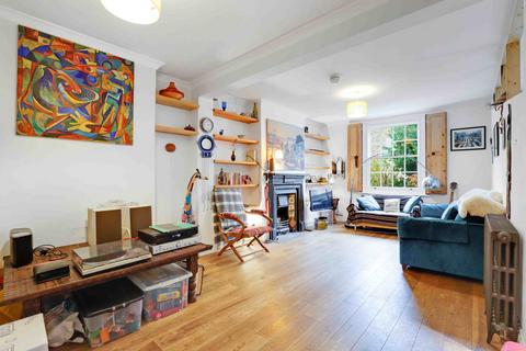 3 bedroom house to rent, Hardings Lane, Penge