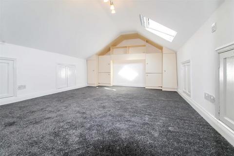 undefined, Woodville Road, Warwick