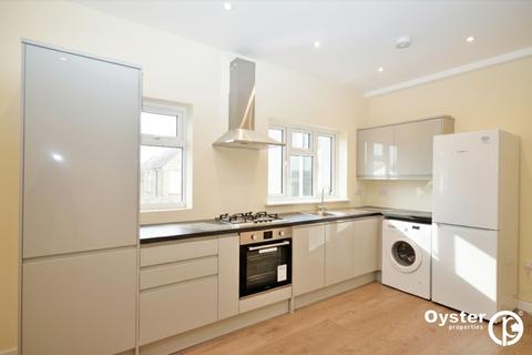 undefined, Avenue Road, London, N14