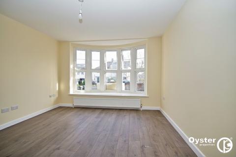 undefined, Avenue Road, London, N14