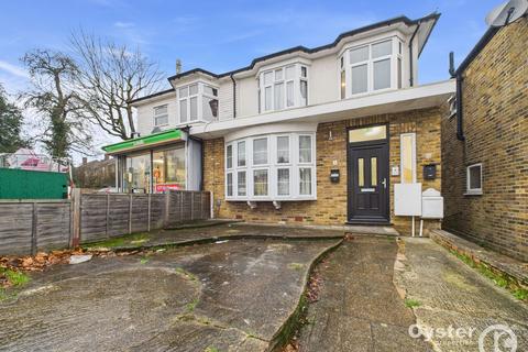 Avenue Road, London, N14