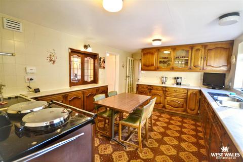 5 bedroom detached house for sale, Llechryd, Cardigan