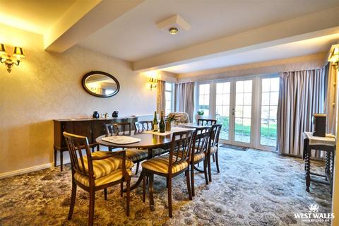 5 bedroom detached house for sale, Llechryd, Cardigan