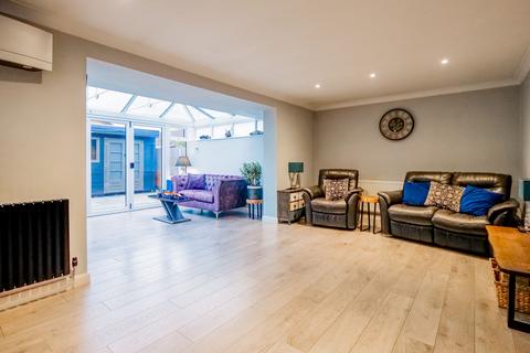 3 bedroom semi-detached house for sale, Pargat Drive, Leigh-On-Sea SS9