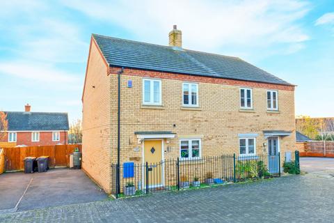 3 bedroom semi-detached house for sale, Primrose Fields, Bedford, Bedfordshire, MK41 0FG