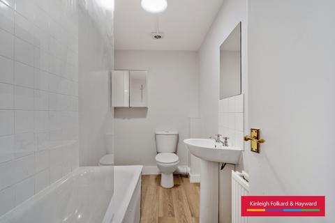 2 bedroom flat to rent, Farley Road, London, SE6