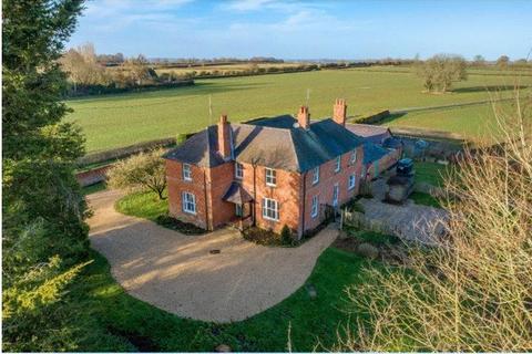 5 bedroom detached house to rent, Clifton Road, Deddington, Banbury, Oxfordshire, OX15