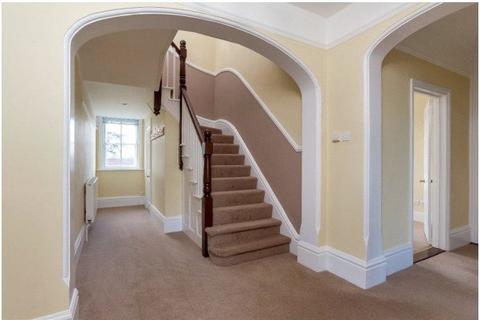 5 bedroom detached house to rent, Clifton Road, Deddington, Banbury, Oxfordshire, OX15