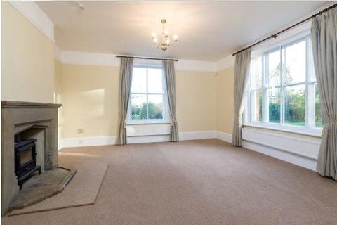 5 bedroom detached house to rent, Clifton Road, Deddington, Banbury, Oxfordshire, OX15
