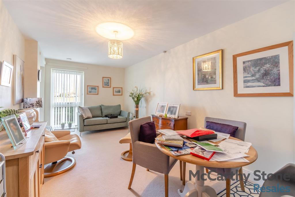 8672811-interior01.jpg