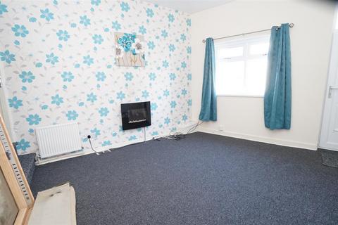 2 bedroom terraced house for sale, Bradford Road, Idle, Bradford