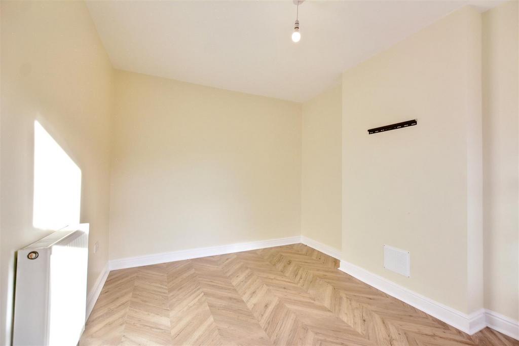 Bedroom 2 1.jpeg