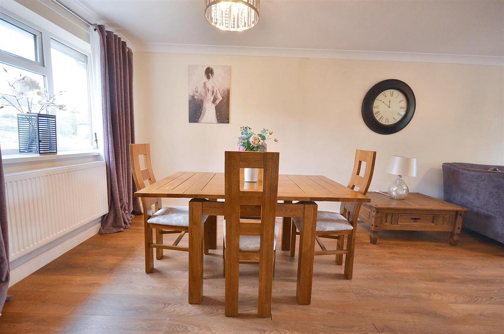 Lounge / Dining Room