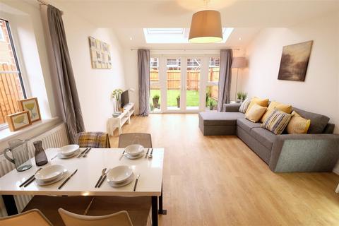 3 bedroom semi-detached house to rent, Norris Green Village, Liverpool, L11