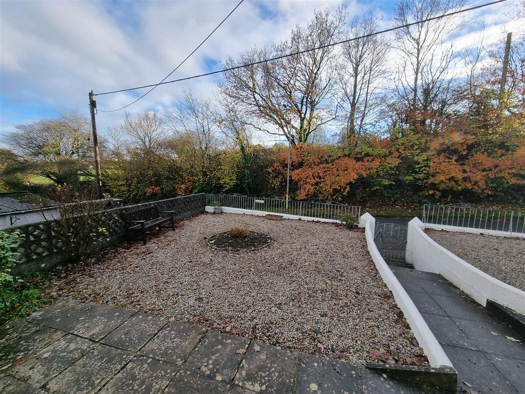 Front garden.jpg
