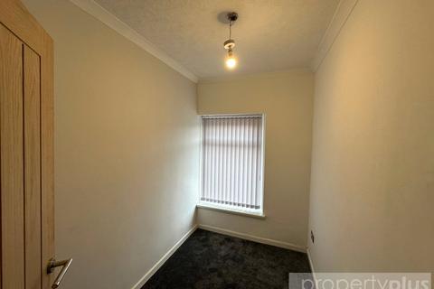 3 bedroom terraced house to rent, The Avenue, Pontygwaith, Ferndale, CF43