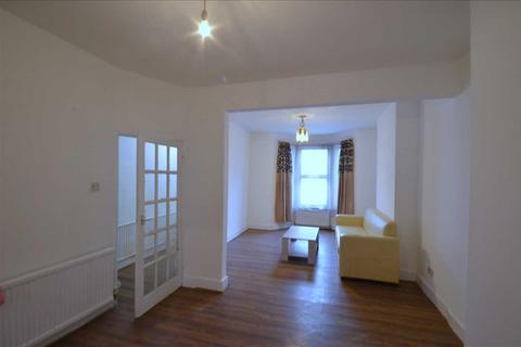 3 bedroom terraced house for sale, Ashford Road, East Ham