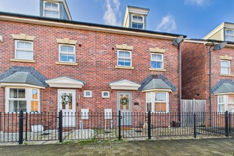 4 bedroom semi-detached house for sale, Swannington Drive Kingsway, Quedgeley, Gloucester, Gloucestershire, GL2