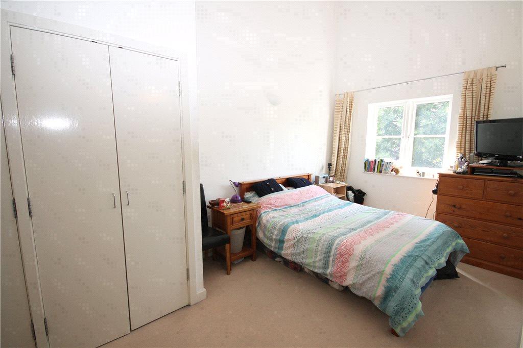 Alt Bedroom